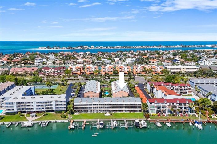 Image No.28-2 Bed Townhouse for sale