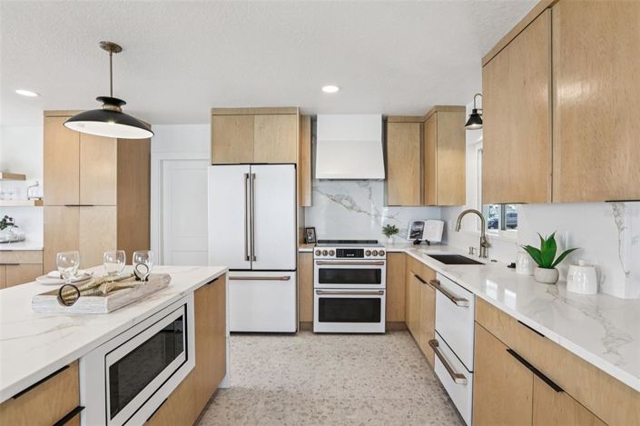 Image No.16-3 Bed Property for sale