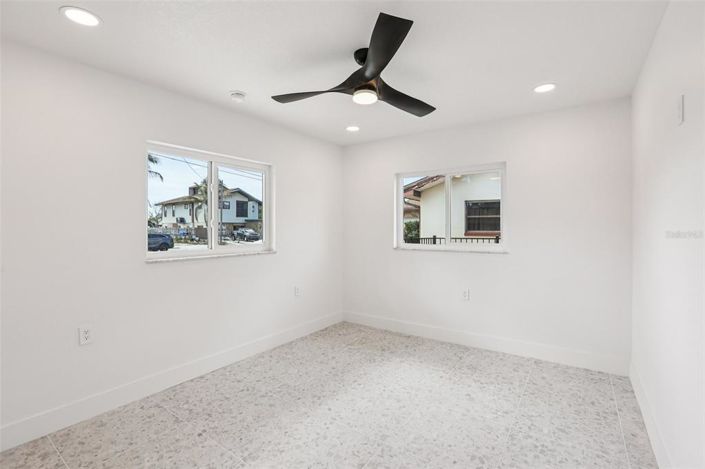 Image No.24-3 Bed Property for sale