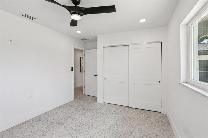 Image No.25-3 Bed Property for sale