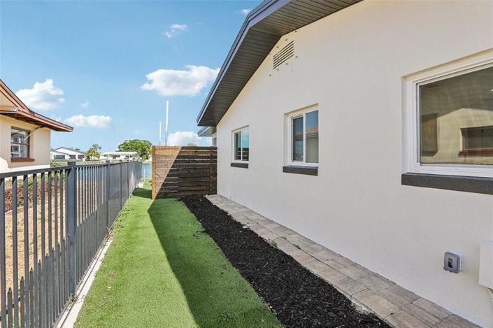 Image No.36-3 Bed Property for sale