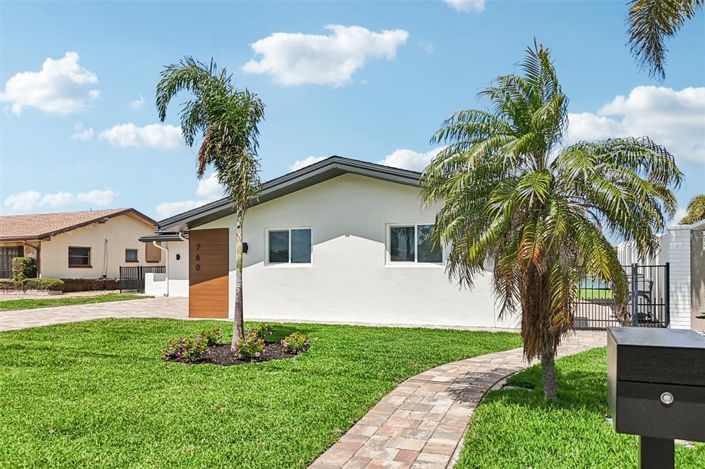 Image No.41-3 Bed Property for sale