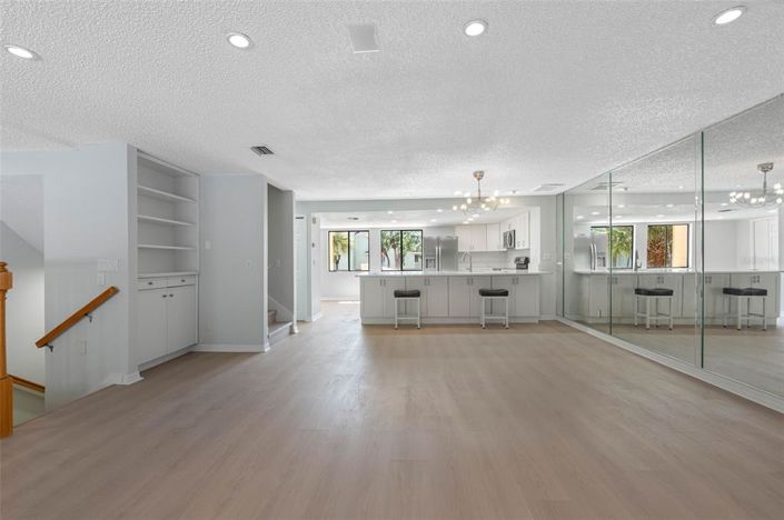 Image No.11-3 Bed Townhouse for sale