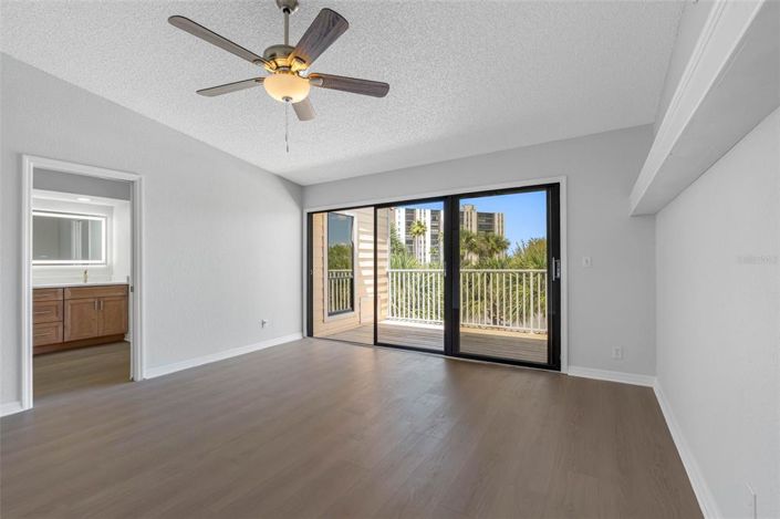 Image No.22-3 Bed Townhouse for sale