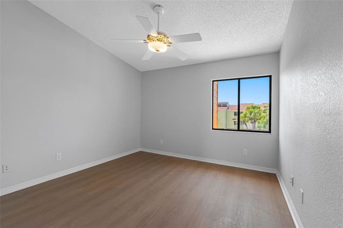 Image No.37-3 Bed Townhouse for sale