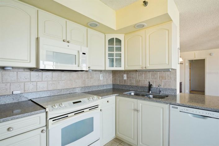 Image No.13-2 Bed Property for sale