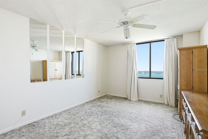 Image No.18-2 Bed Property for sale