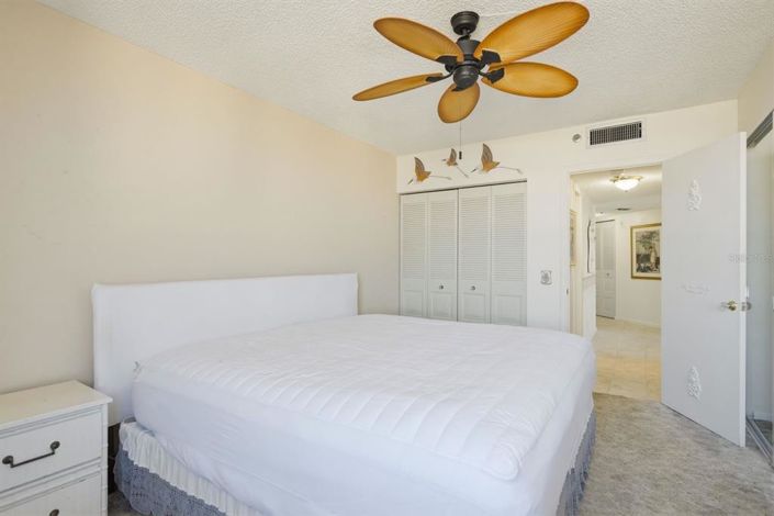 Image No.22-2 Bed Property for sale