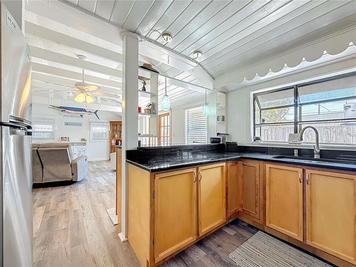 Image No.15-2 Bed Property for sale