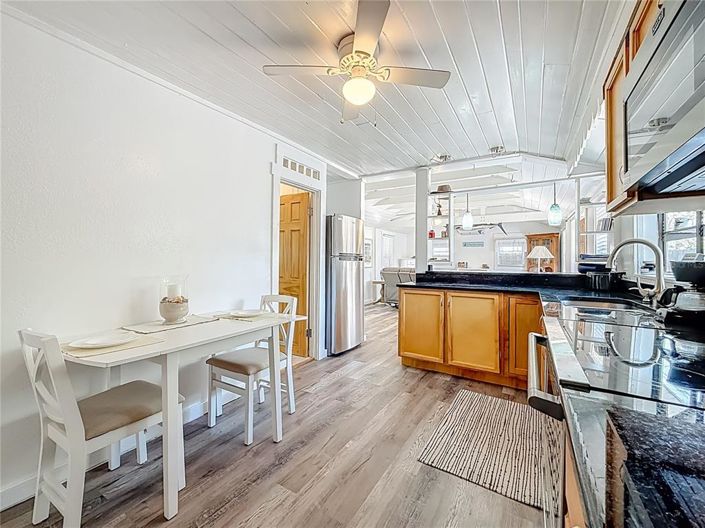 Image No.17-2 Bed Property for sale