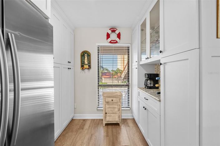 Image No.10-2 Bed Property for sale