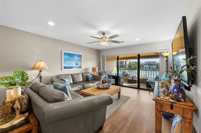 Image No.17-2 Bed Property for sale