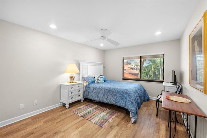 Image No.29-2 Bed Property for sale