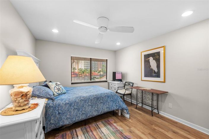 Image No.30-2 Bed Property for sale