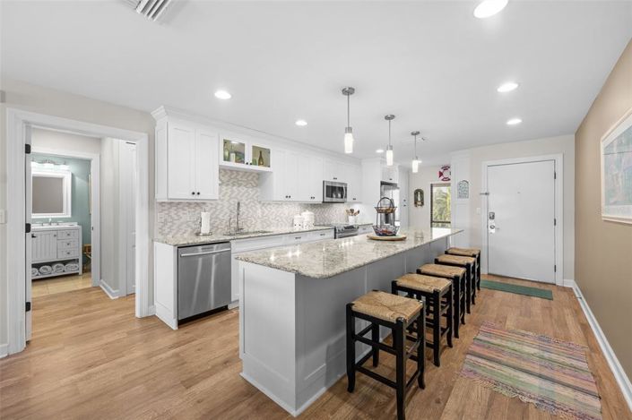 Image No.9-2 Bed Property for sale