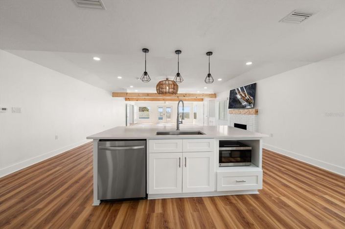 Image No.10-3 Bed Property for sale