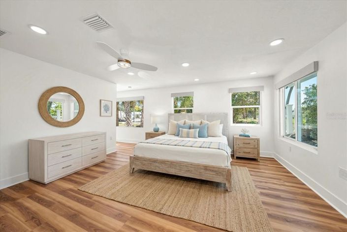 Image No.11-3 Bed Property for sale