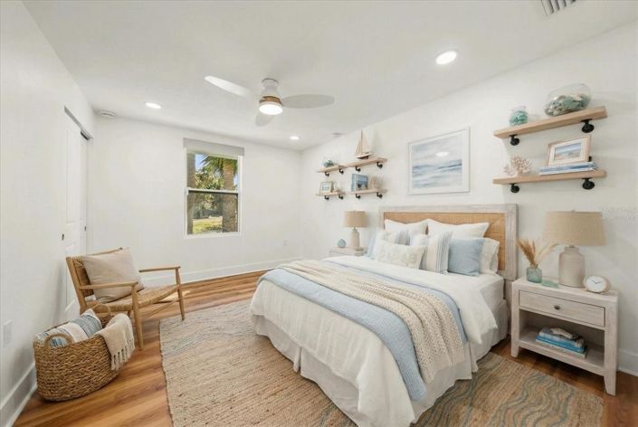 Image No.17-3 Bed Property for sale