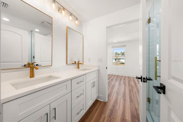 Image No.19-3 Bed Property for sale