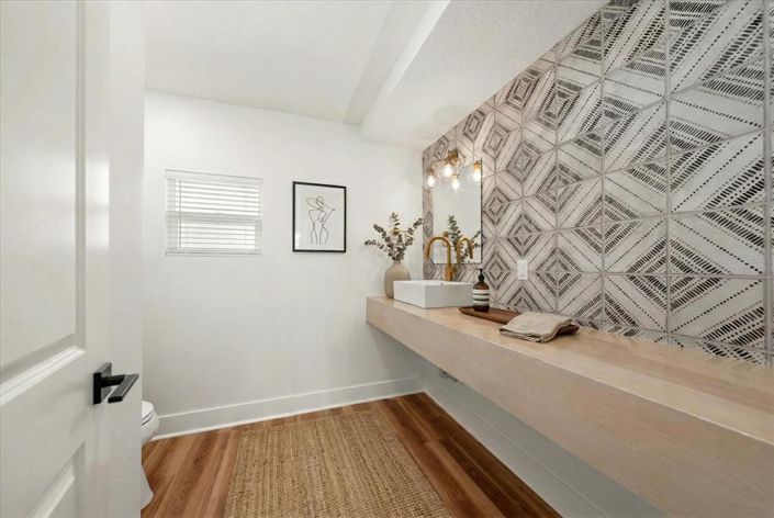 Image No.23-3 Bed Property for sale