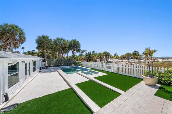 Image No.28-3 Bed Property for sale