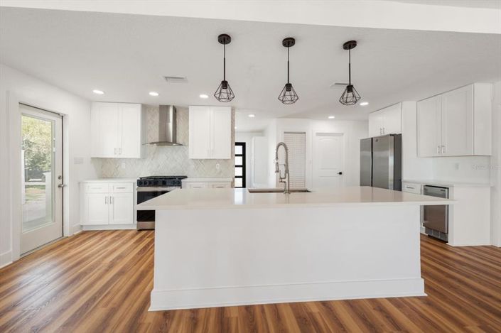 Image No.36-3 Bed Property for sale