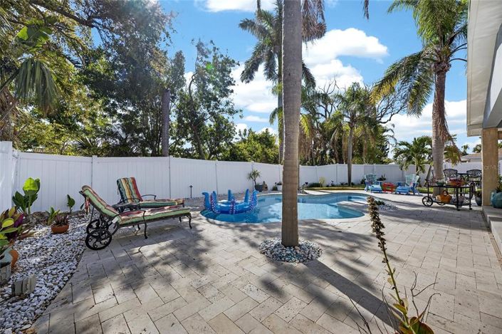 Image No.12-3 Bed Property for sale