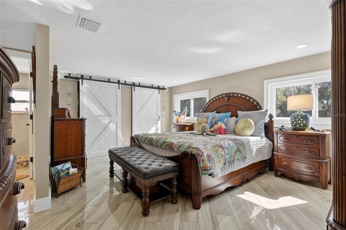 Image No.26-3 Bed Property for sale