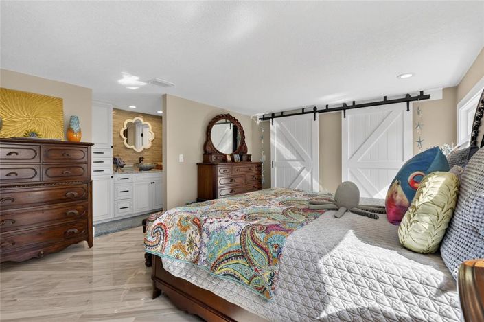 Image No.27-3 Bed Property for sale