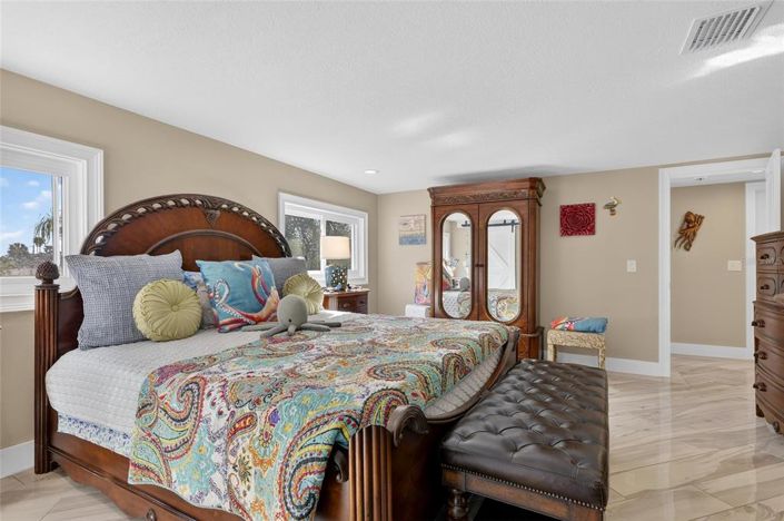 Image No.29-3 Bed Property for sale