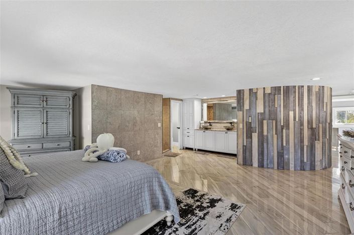 Image No.37-3 Bed Property for sale