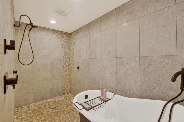 Image No.40-3 Bed Property for sale