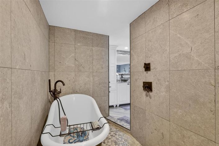 Image No.41-3 Bed Property for sale