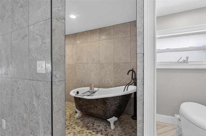 Image No.43-3 Bed Property for sale