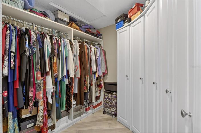 Image No.44-3 Bed Property for sale