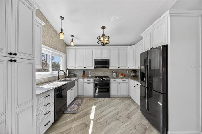 Image No.58-3 Bed Property for sale