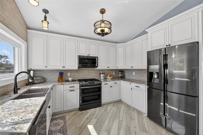 Image No.60-3 Bed Property for sale