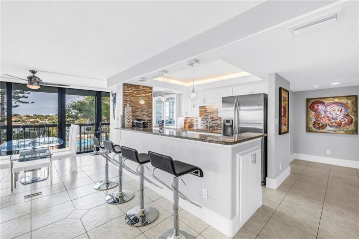 Image No.11-2 Bed Property for sale