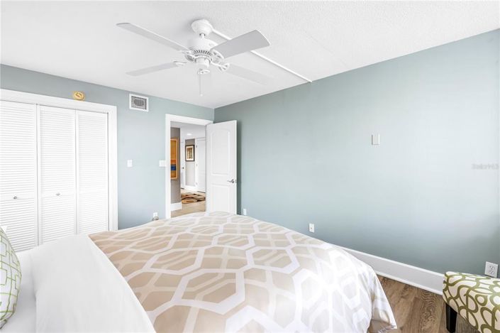 Image No.25-2 Bed Property for sale