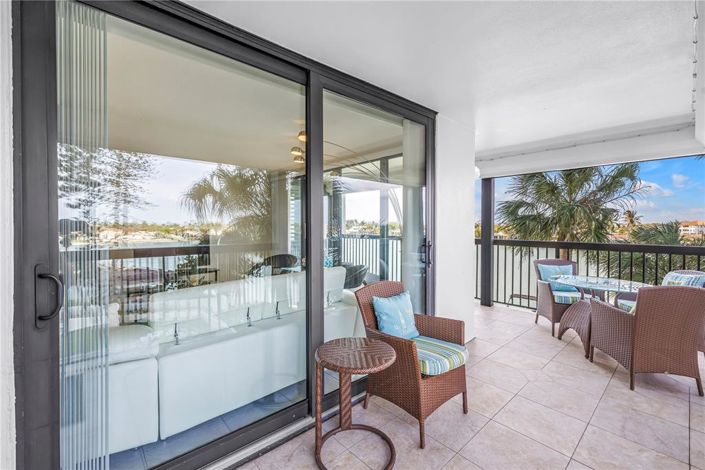 Image No.33-2 Bed Property for sale