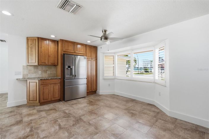 Image No.25-3 Bed Property for sale