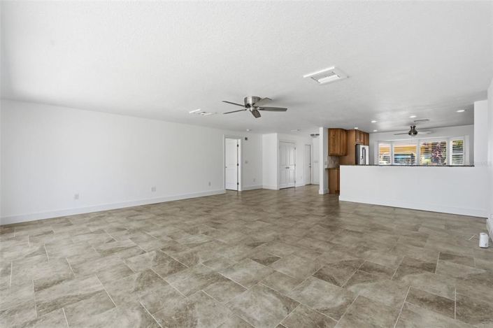 Image No.28-3 Bed Property for sale