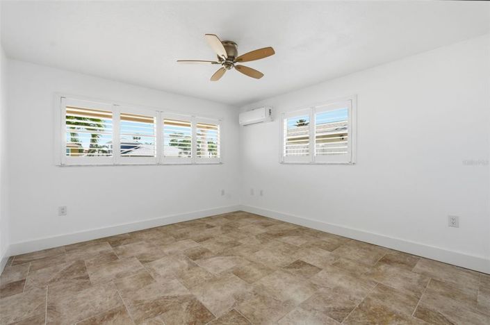 Image No.35-3 Bed Property for sale