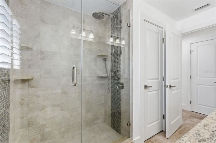 Image No.37-3 Bed Property for sale