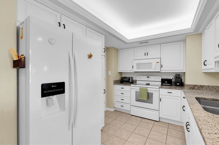 Image No.12-2 Bed Property for sale