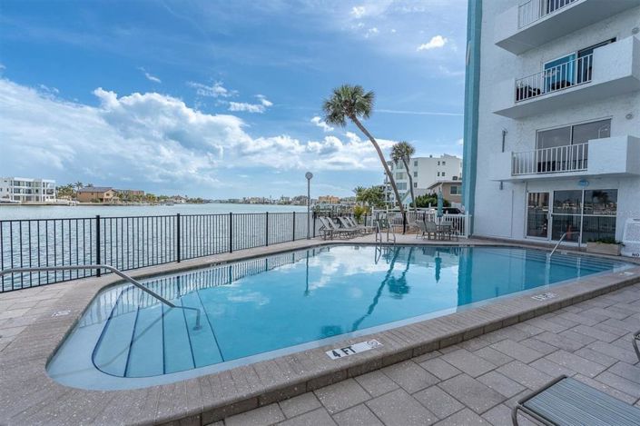 Image No.24-2 Bed Property for sale