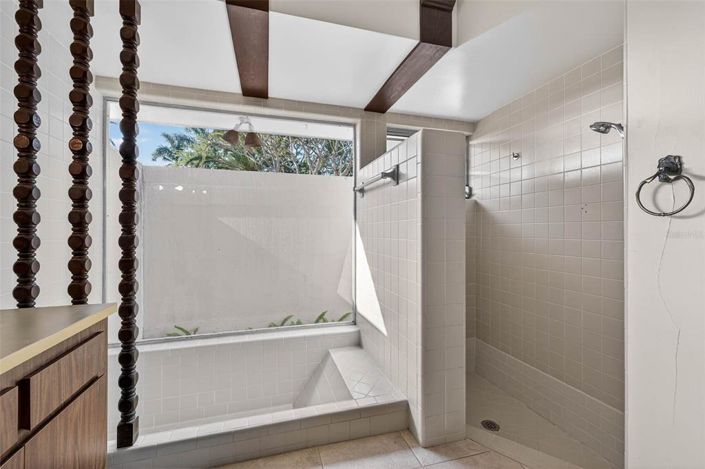 Image No.13-4 Bed Property for sale