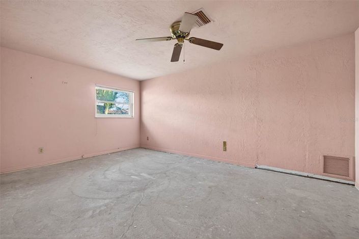 Image No.16-4 Bed Property for sale