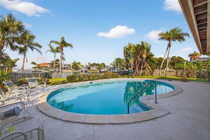 Image No.17-4 Bed Property for sale