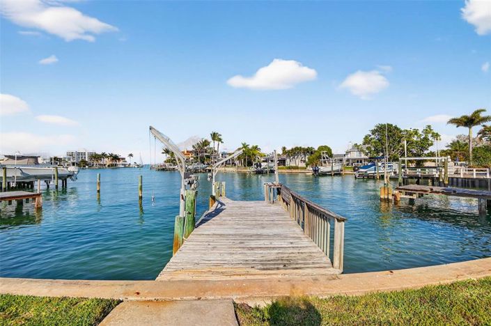 Image No.20-4 Bed Property for sale